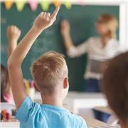 Enseignante diplômée donne cours particuliers, pluridisciplinaires (maths, français, langues, aide aux devoirs...)